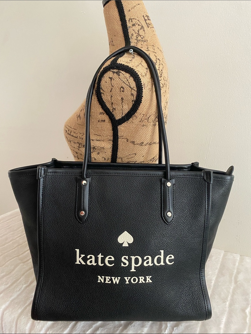 Kate Spade New York Ella Large Pebbled Leather Tote Bag in Black